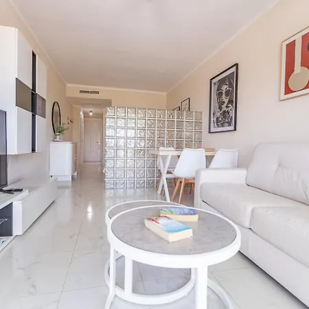 Апартаменты Luxury In Beachfront Complex In El Duque Area, Адехе