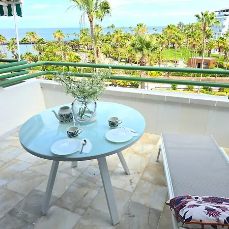 Апартаменты Luxury In Beachfront Complex In El Duque Area, Адехе